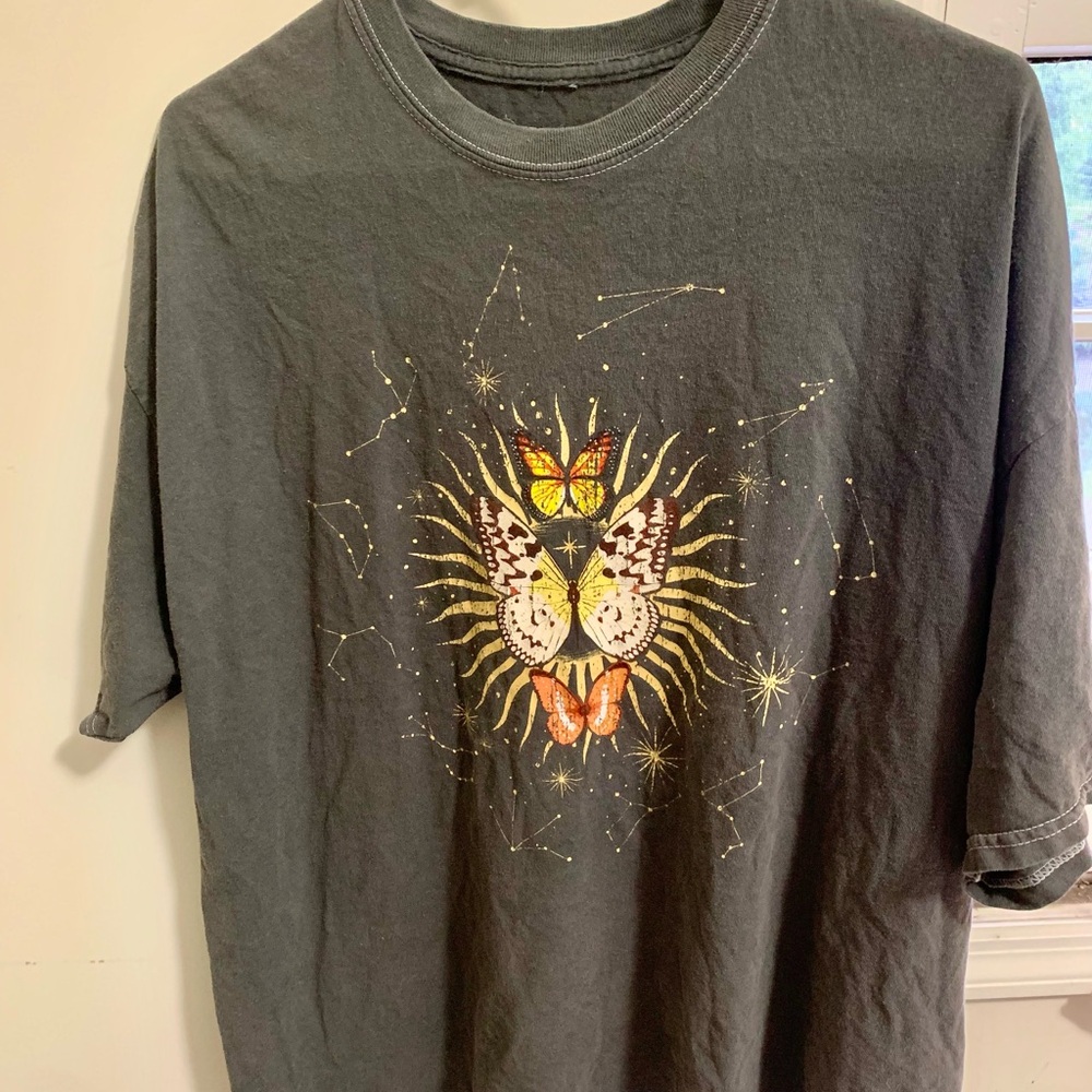 Desert Dreamer Graphic Butterfly Print Gray T-Shirt